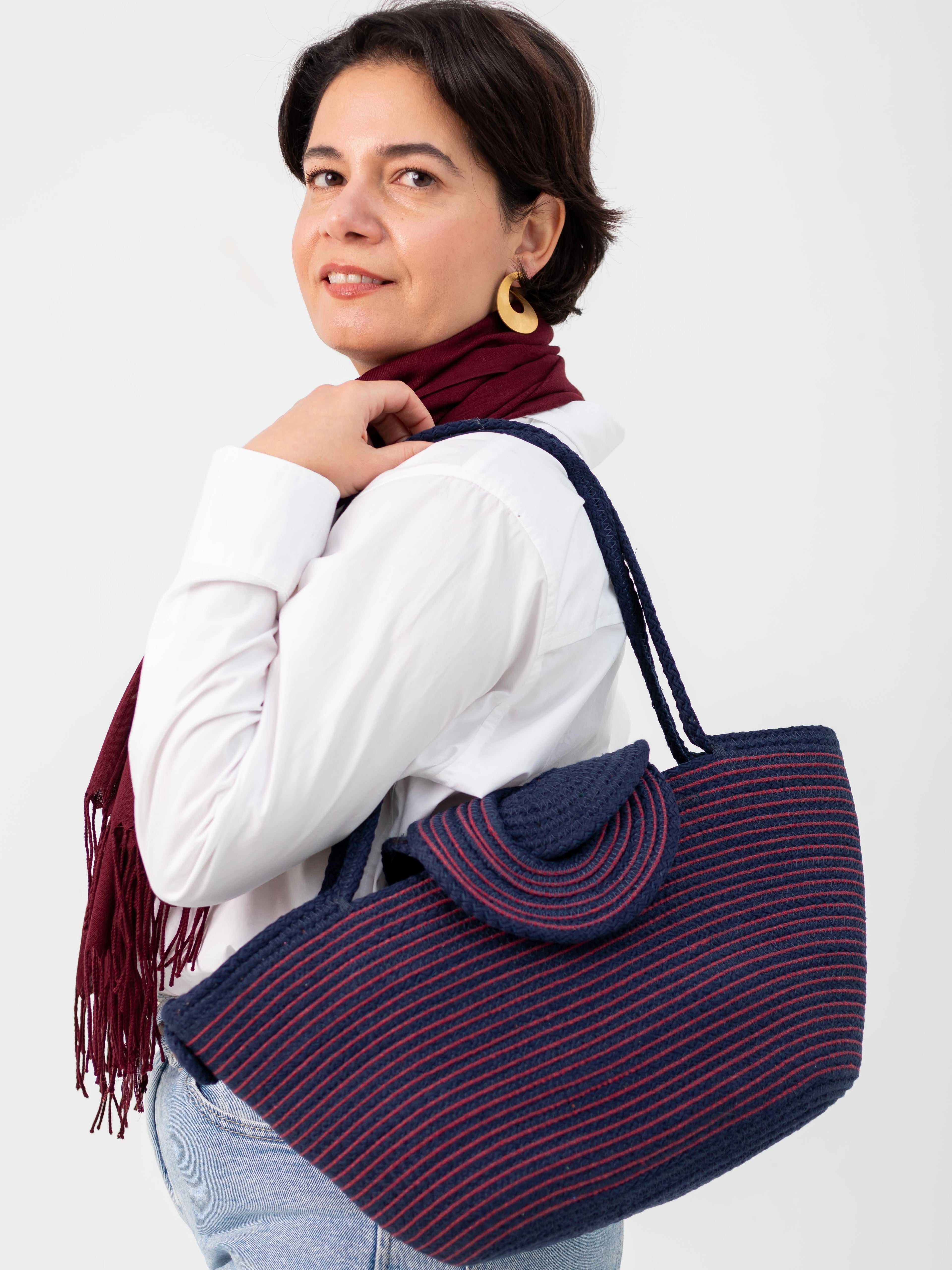 Cabas en corde de coton égyptien porté à l'épaule,