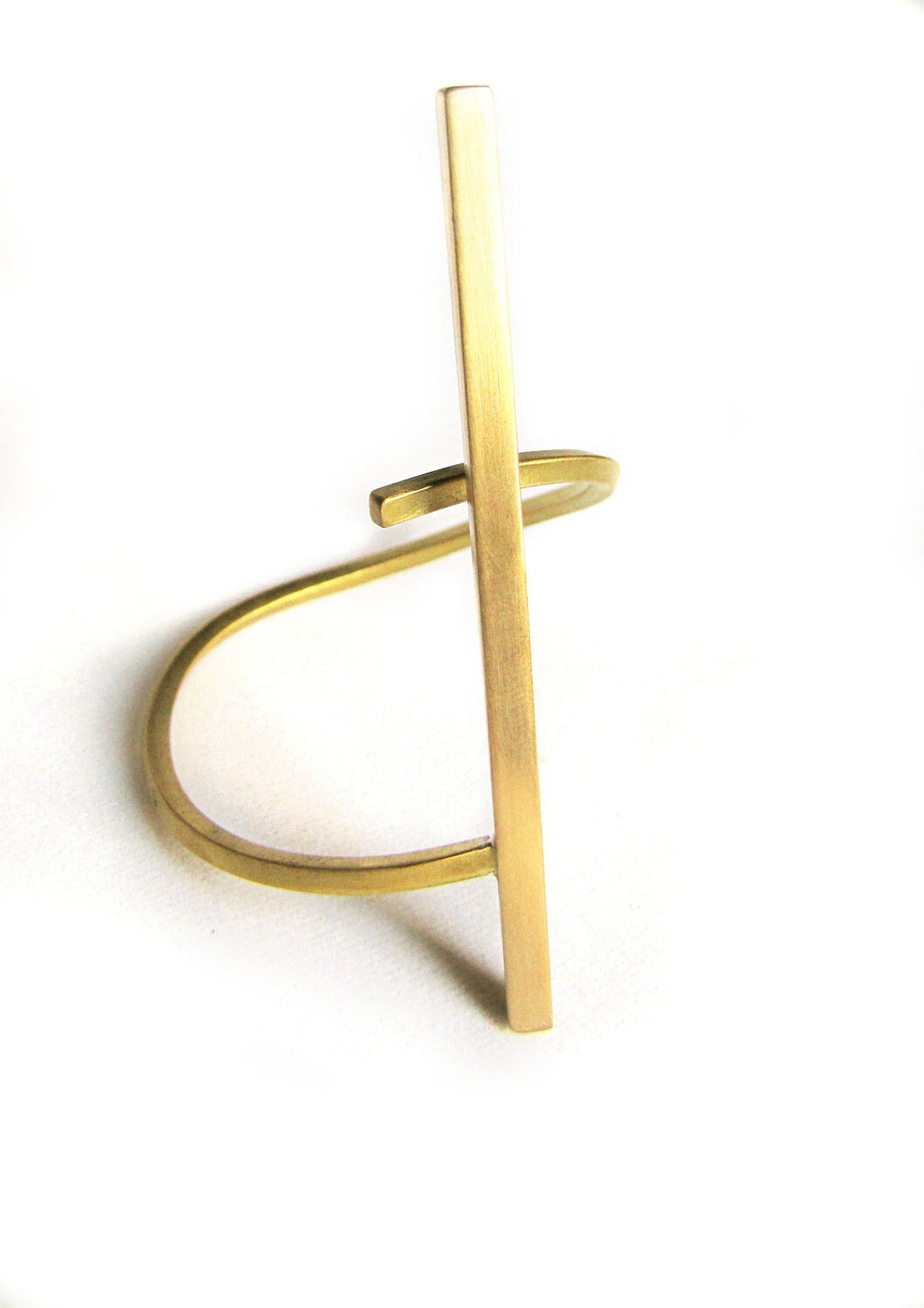 Bracelet La Ligne en laiton doré à l'or fin – bijou minimaliste Niléa.
