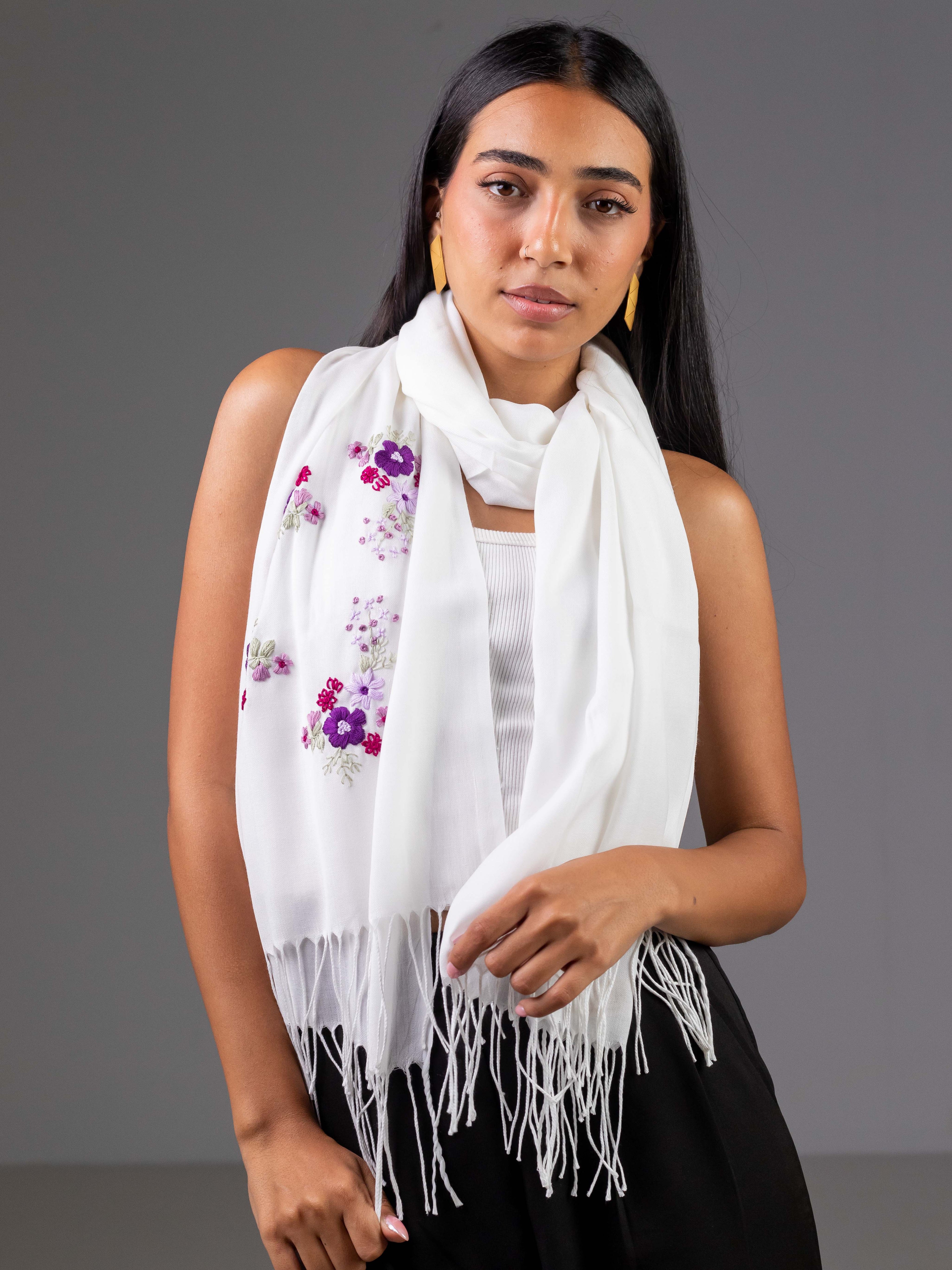 Écharpe Lavande Écrue - brodée à la main pièce unique