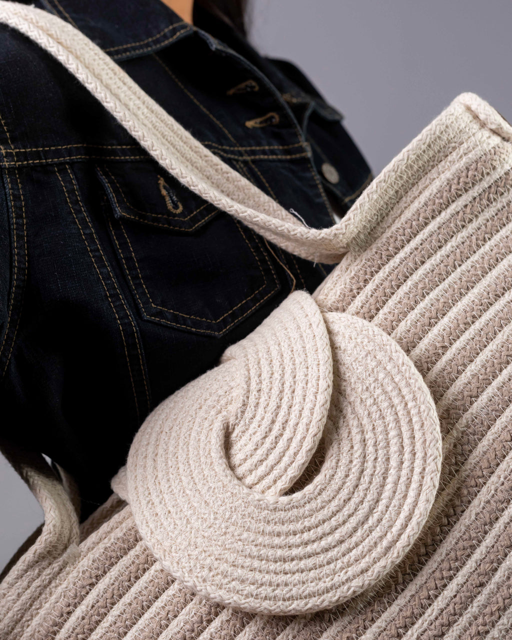 Détails rabat de fermeture sac dahab balnc et beige Niléa